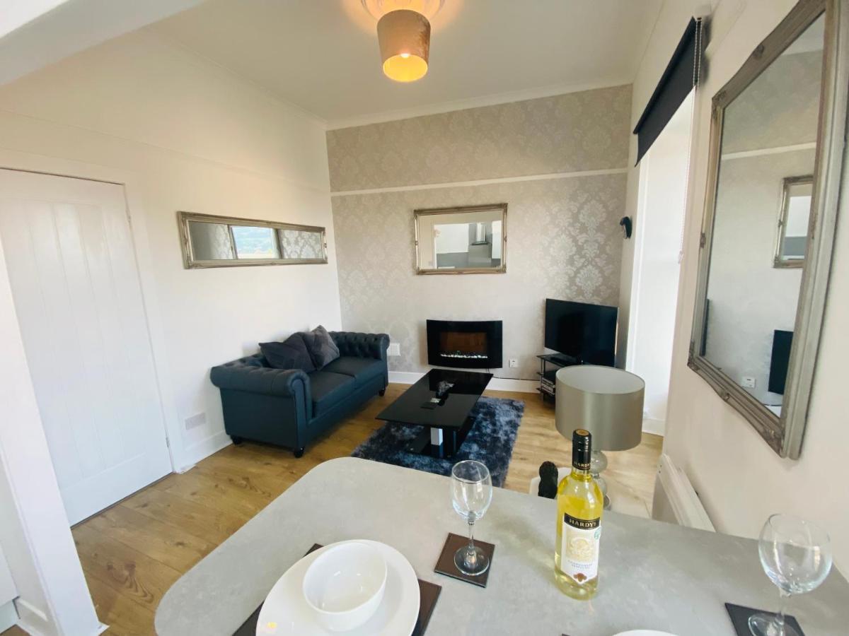 The Sleeping Lion - Dunoon Holiday Home ภายนอก รูปภาพ