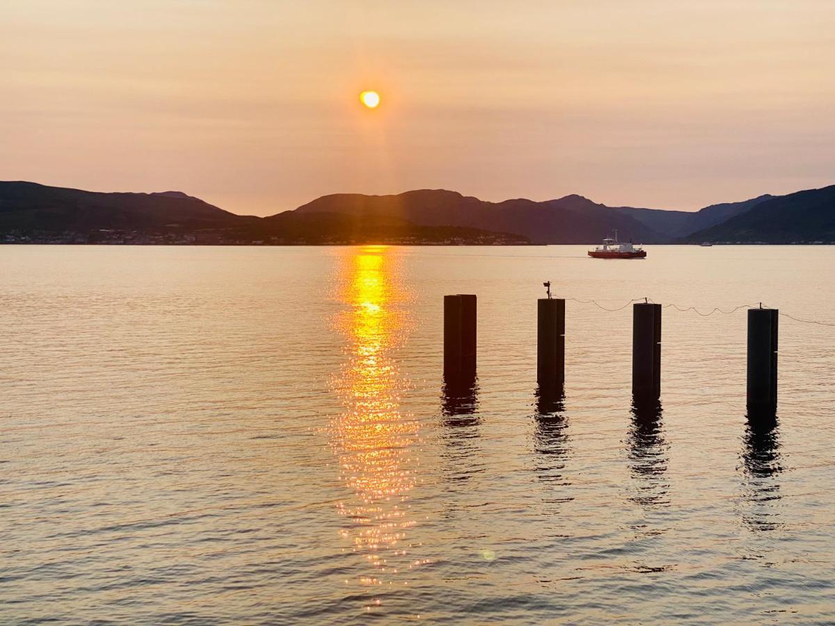 The Sleeping Lion - Dunoon Holiday Home ภายนอก รูปภาพ